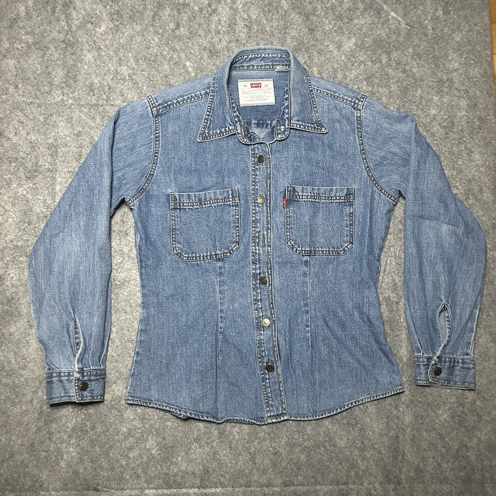 Vintage 90's Levi's Women's Medium Light Wash Denim Shirt